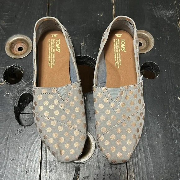 NWOT TOMS Classic Drizzle Grey/Rose Gold Foil Polka Dot Slip-Ons - Picture 8 of 13